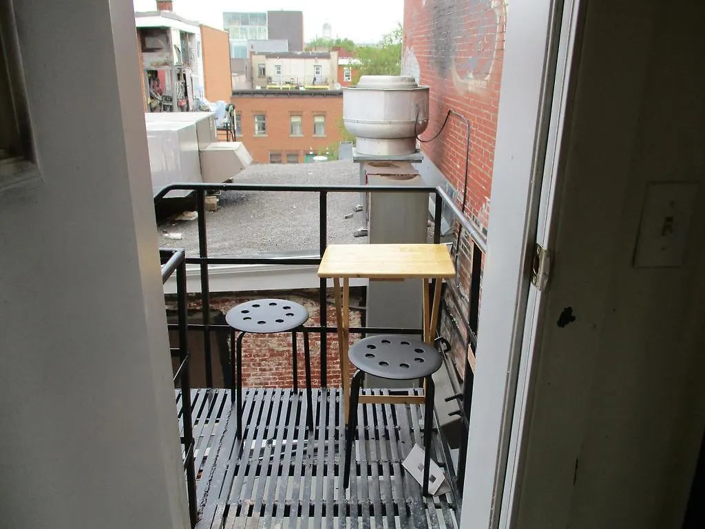 Saint Laurent Guesthouse Montreal