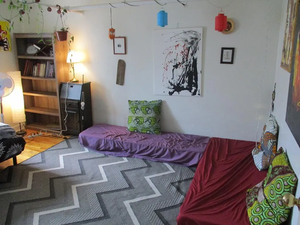 Saint Laurent Guesthouse Montreal 0*,